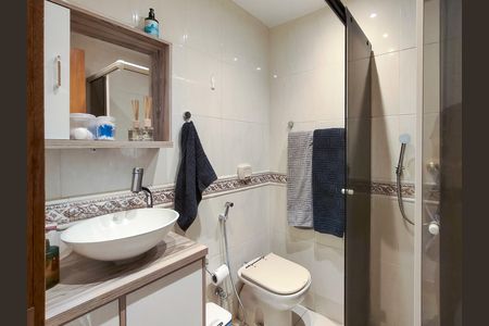 Apartamento à venda com 67m², 2 quartos e 1 vaga Apartamento à venda com 67m², 2 quartos e 1 vagaBanheiro Corredor