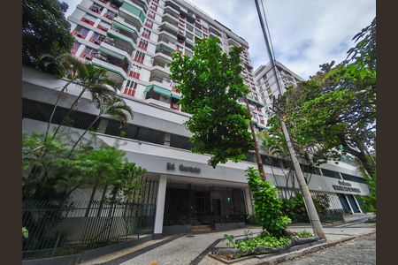 Apartamento à venda com 67m², 2 quartos e 1 vaga Apartamento à venda com 67m², 2 quartos e 1 vagaFachada e portaria