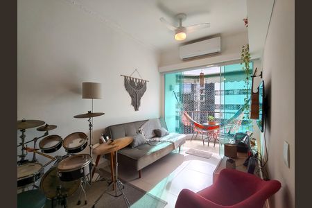 Apartamento à venda com 67m², 2 quartos e 1 vaga Apartamento à venda com 67m², 2 quartos e 1 vagaSala