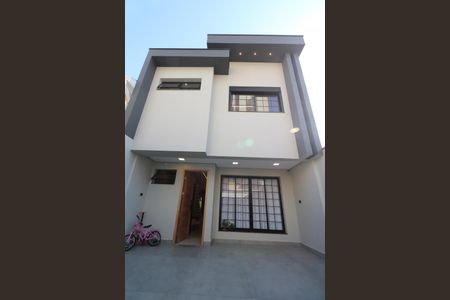 Casa para alugar com 192m², 3 quartos e 2 vagasFachada Interna