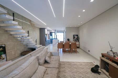 Casa para alugar com 192m², 3 quartos e 2 vagasSala