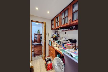 Apartamento à venda com 127m², 3 quartos e 3 vagas Apartamento à venda com 127m², 3 quartos e 3 vagasEscritório