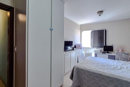 Apartamento à venda com 127m², 3 quartos e 3 vagas Apartamento à venda com 127m², 3 quartos e 3 vagasQuarto 1 - Suíte