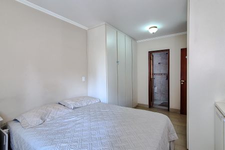 Apartamento à venda com 127m², 3 quartos e 3 vagas Apartamento à venda com 127m², 3 quartos e 3 vagasQuarto 1 - Suíte