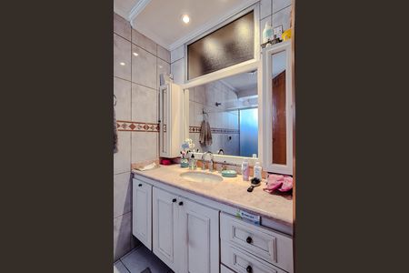 Apartamento à venda com 127m², 3 quartos e 3 vagas Apartamento à venda com 127m², 3 quartos e 3 vagasBanheiro da Suíte