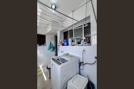Apartamento à venda com 127m², 3 quartos e 3 vagas Apartamento à venda com 127m², 3 quartos e 3 vagasÁrea de Serviço