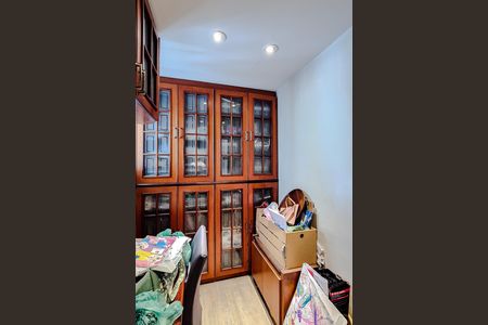 Apartamento à venda com 127m², 3 quartos e 3 vagas Apartamento à venda com 127m², 3 quartos e 3 vagasEscritório