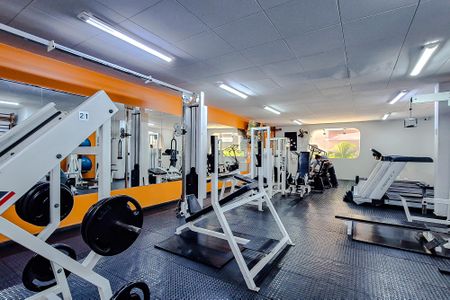 Apartamento à venda com 127m², 3 quartos e 3 vagas Apartamento à venda com 127m², 3 quartos e 3 vagasÁrea comum - Academia