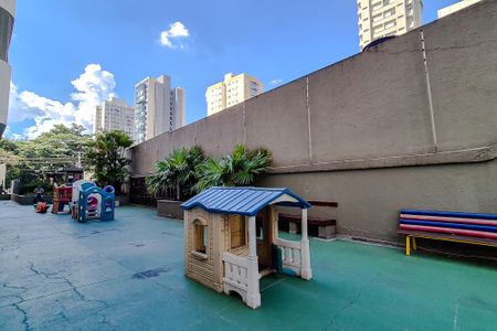 Apartamento à venda com 127m², 3 quartos e 3 vagas Apartamento à venda com 127m², 3 quartos e 3 vagasÁrea comum - Playground