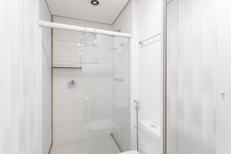 Banheiro de kitnet/studio para alugar com 1 quarto, 29m² em Vila Nova Conceição, São Paulo