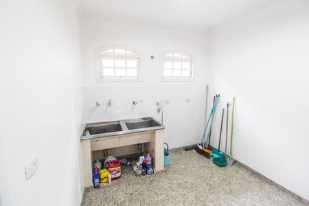 Casa de condomínio para alugar com 450m², 2 quartos e 5 vagasÁrea de Serviço