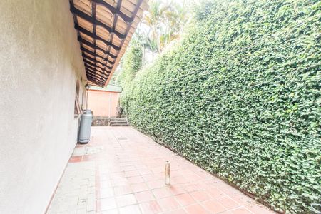Casa de condomínio para alugar com 450m², 2 quartos e 5 vagasCorredor