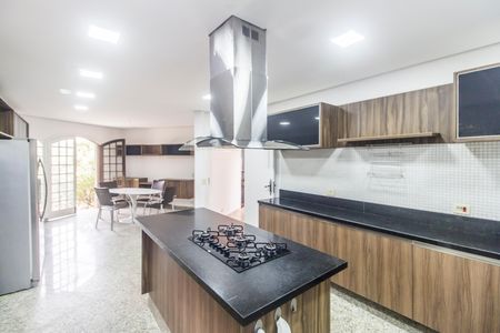 Casa de condomínio para alugar com 450m², 2 quartos e 5 vagasCozinha