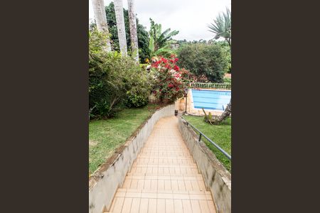 Casa de condomínio para alugar com 450m², 2 quartos e 5 vagasEscada