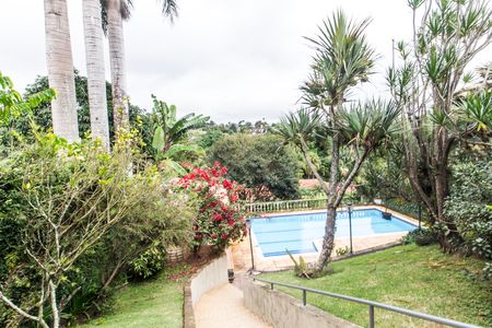 Casa de condomínio para alugar com 450m², 2 quartos e 5 vagasEscada