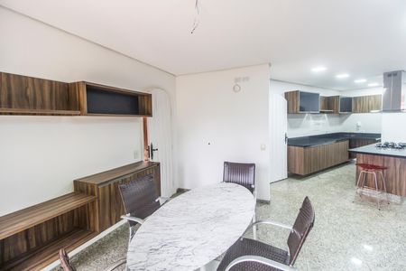 Casa de condomínio para alugar com 450m², 2 quartos e 5 vagasCozinha