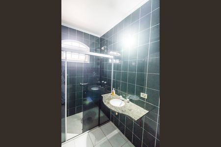 Casa de condomínio para alugar com 450m², 2 quartos e 5 vagasBanheiro da Suíte