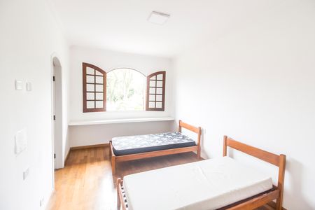 Casa de condomínio para alugar com 450m², 2 quartos e 5 vagasSuíte 3