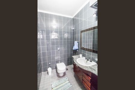 Casa de condomínio para alugar com 450m², 2 quartos e 5 vagasBanheiro da Suíte