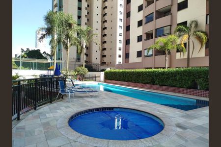 Apartamento para alugar com 66m², 2 quartos e 2 vagasPiscinas