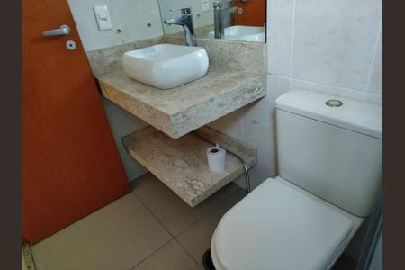 Apartamento para alugar com 66m², 2 quartos e 2 vagasBanheiro 1 - suíte