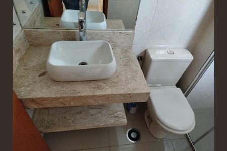 Apartamento para alugar com 66m², 2 quartos e 2 vagasBanheiro 1 - suíte