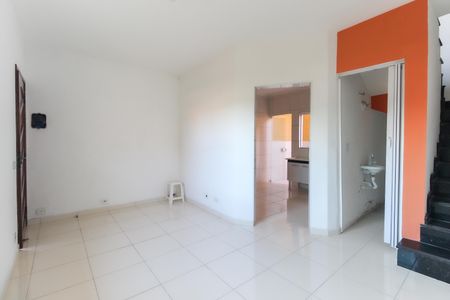 Casa de condomínio para alugar com 90m², 2 quartos e 1 vagaSala