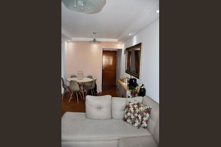 Apartamento à venda com 86m², 3 quartos e 1 vaga Apartamento à venda com 86m², 3 quartos e 1 vagaDetalhe - Sala e Sala de Jantar com Varanda