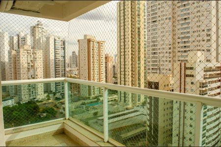 Apartamento para alugar com 146m², 4 quartos e 2 vagas