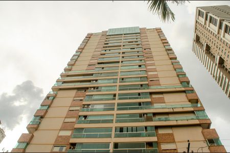 Apartamento para alugar com 146m², 4 quartos e 2 vagas