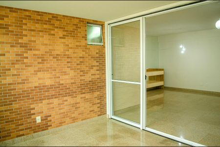 Apartamento para alugar com 146m², 4 quartos e 2 vagas