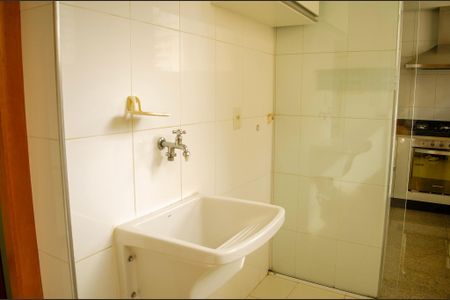 Apartamento para alugar com 146m², 4 quartos e 2 vagas
