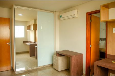 Apartamento para alugar com 146m², 4 quartos e 2 vagas