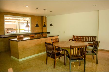 Apartamento para alugar com 146m², 4 quartos e 2 vagas
