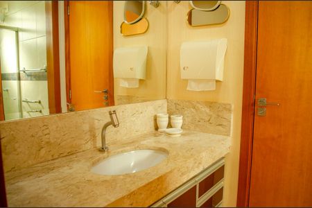 Apartamento para alugar com 146m², 4 quartos e 2 vagas