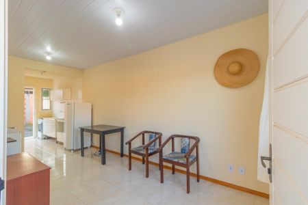 Casa para alugar com 50m², 2 quartos e 1 vaga Casa para alugar com 50m², 2 quartos e 1 vagaSala