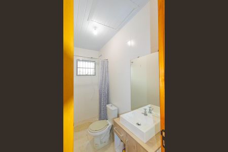 Casa para alugar com 50m², 2 quartos e 1 vaga Casa para alugar com 50m², 2 quartos e 1 vagaBanheiro