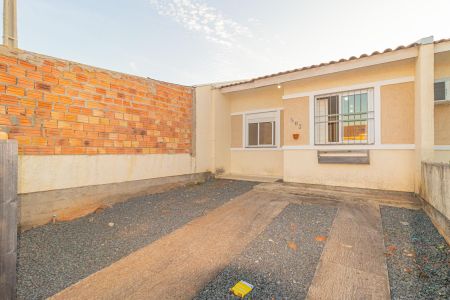 Casa para alugar com 50m², 2 quartos e 1 vaga Casa para alugar com 50m², 2 quartos e 1 vagaFachada/Garagem