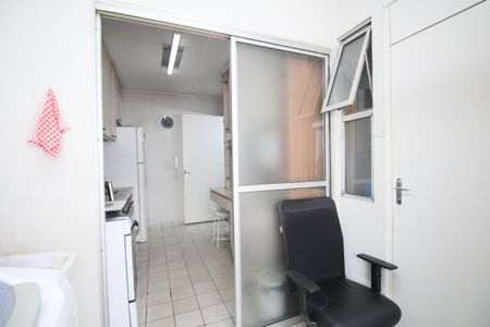 Apartamento à venda com 70m², 3 quartos e 1 vagaÁrea de Serviço