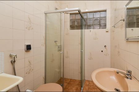 Banheiro de apartamento para alugar com 1 quarto, 44m² em Centro, Belo Horizonte