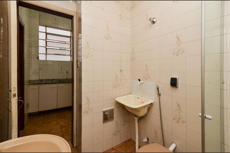 Banheiro de apartamento para alugar com 1 quarto, 44m² em Centro, Belo Horizonte