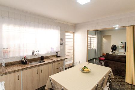 Casa à venda com 133m², 3 quartos e 2 vagasCozinha
