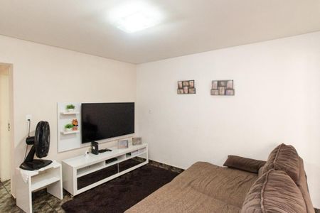 Casa à venda com 133m², 3 quartos e 2 vagasSala