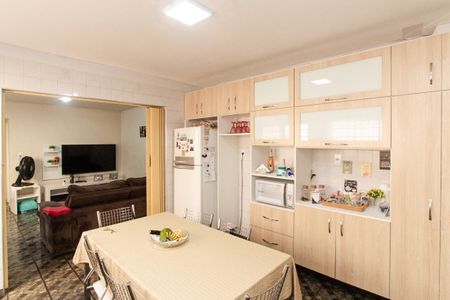 Casa à venda com 133m², 3 quartos e 2 vagasCozinha