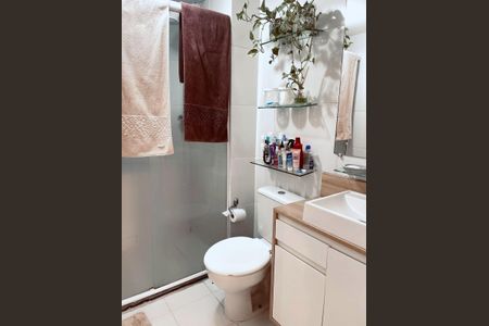 Banheiro de apartamento à venda com 2 quartos, 51m² em Estância Velha, Canoas
