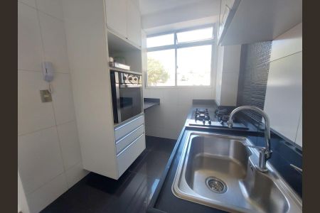 cozinha de apartamento para alugar com 2 quartos, 62m² em Santa Branca, Belo Horizonte