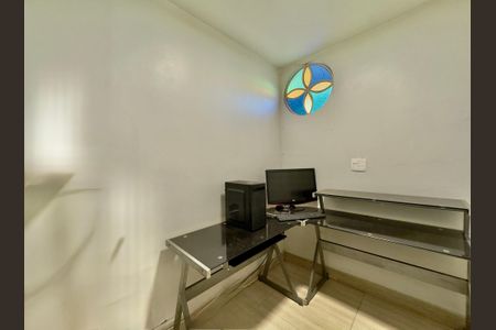 Apartamento à venda com 95m², 3 quartos e 1 vaga Apartamento à venda com 95m², 3 quartos e 1 vagaEscritório