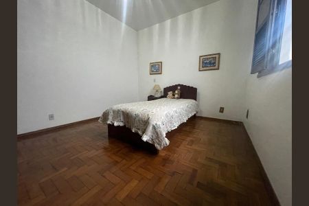 Casa à venda com 133m², 3 quartos e 2 vagas Casa à venda com 133m², 3 quartos e 2 vagasQuarto
