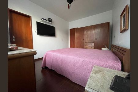 Casa à venda com 133m², 3 quartos e 2 vagas Casa à venda com 133m², 3 quartos e 2 vagasQuarto