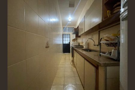 Casa à venda com 133m², 3 quartos e 2 vagas Casa à venda com 133m², 3 quartos e 2 vagasCozinha